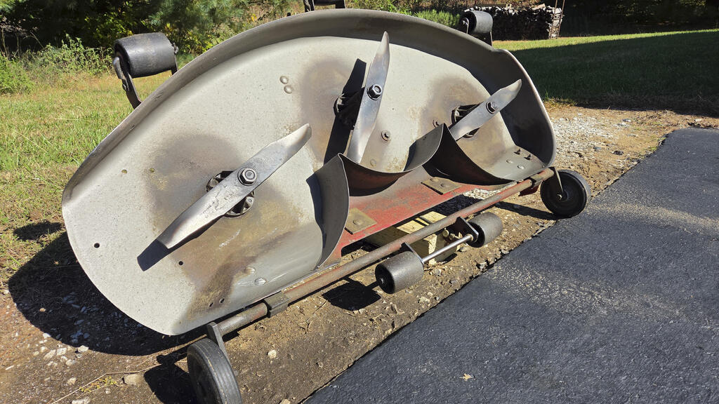 Mower_Deck_100626.jpg.8bdc4381c5f95c713787324dc4341193.jpg